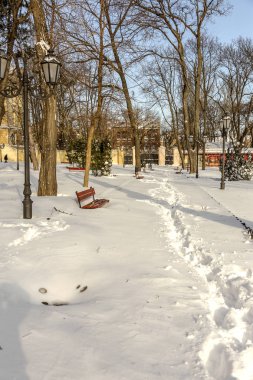 Odessa, Ukrayna - 29 Aralık 2014: Doğal felaketler, kar fırtınası şiddetli kar yağışı ile şehir felç oldu. Kolaps. Kar kaplı siklon Avrupa, 29 Aralık 2014 Odessa, Ukrayna.
