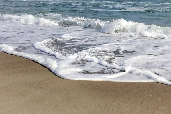 Wellen Tropischen Sandstrand Meer — Stockfoto