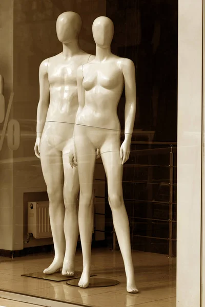 Mannequin Γυμνός Άντρας Και Γυναίκα Στο Κατάστημα Itrine Πωλούν Τόκο — Φωτογραφία Αρχείου