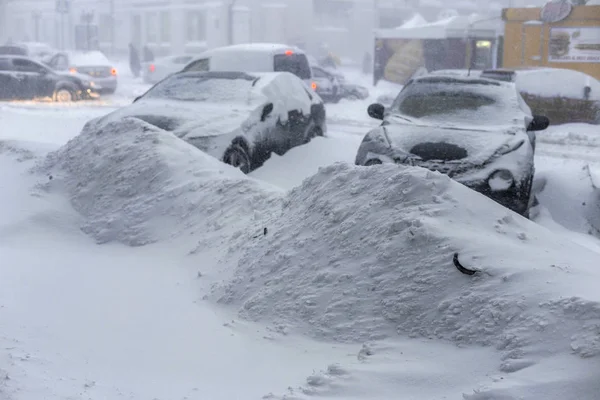 オデッサ ウクライナ 2014 自然災害 大雪と吹雪 都市を麻痺させた Kolaps 雪覆われたサイクロン ヨーロッパ 2014 — ストック写真