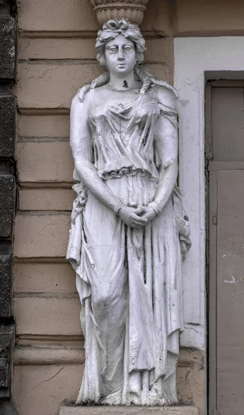 经典白色女性雕像的女神在敖德萨 乌克兰 — 图库照片