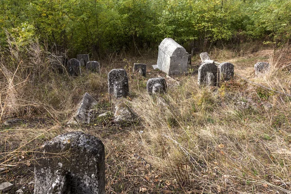 Οδησσός Ουκρανία Νοεμβρίου Εγκαταλελειμμένο Παλιό Τάφους Στο Ιστορικό Εβραϊκό Νεκροταφείο — Φωτογραφία Αρχείου