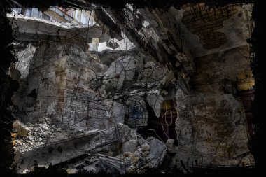 Arka plan yıkılan binaların ve grafiti thrash herhangi bir yıl için yeni yaratıcı takvimi bilgisayar savaş oyunları teröristlerle temel. 2015, 2016