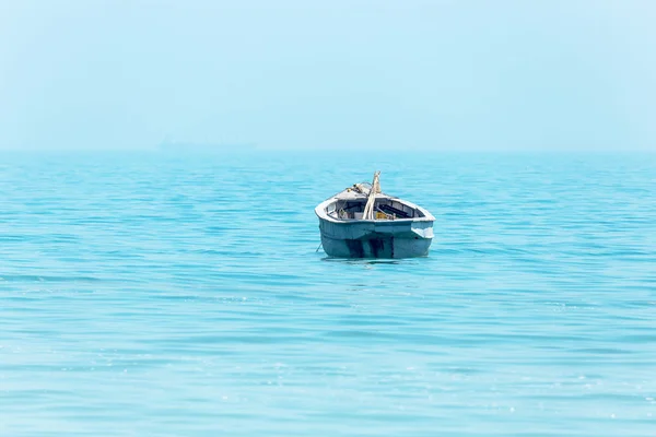 Schöne Idyllische Meereslandschaft Mit Boot Sanfte Weiche Schöne Bild Der — Stockfoto