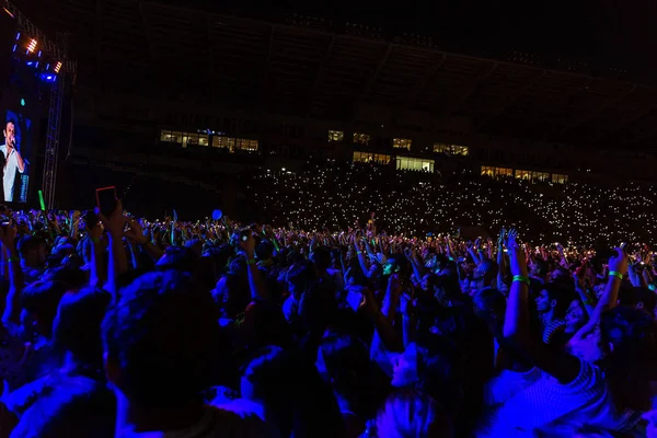 Odessa Ucrânia Junho 2016 Grande Multidão Espectadores Concerto Rock Durante — Fotografia de Stock