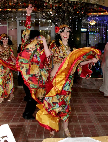 Oděsa Ukrajina Května Místní Cikánský Ansámbl Provádí Dynamické Národní Tance — Stock fotografie