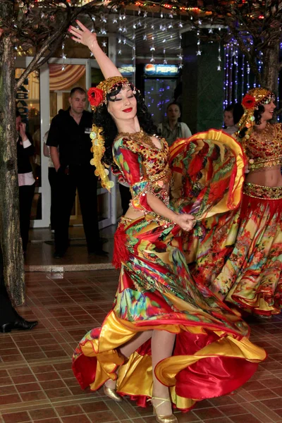 Oděsa Ukrajina Května Místní Cikánský Ansámbl Provádí Dynamické Národní Tance — Stock fotografie