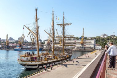 Odessa, Ukrayna 15 Ağustos 2016: Eğitim barquentine İtalyan Deniz Kuvvetleri 