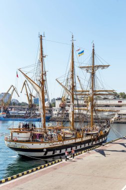 Odessa, Ukrayna 15 Ağustos 2016: Eğitim barquentine İtalyan Deniz Kuvvetleri 