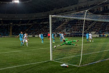 Odessa, Ukrayna - 3 Kasım 2016: Uefa Avrupa Ligi. FC Zarya (Lugansk) Feyenoord (Rotterdam) Hollanda kabul eder. Yoğun duygusal futbol maçı maçın anahtar parçaları. 1:1