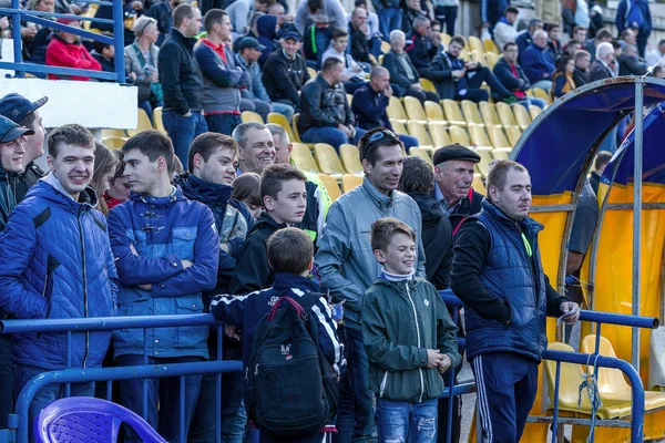 Odessa Ukrajna 2016 Szeptember Szurkolók Lelátókon Stadion Nézők Érzelmileg Támogatja — Stock Fotó