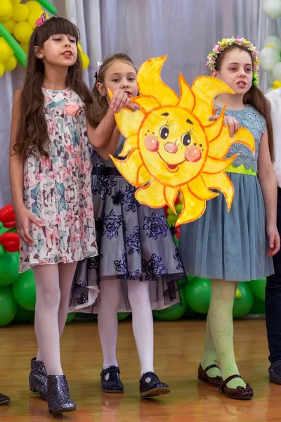 Odessa Ukraina Marca 2017 Dzieci Koncert Szkole Podstawowej Dla Dzieci — Zdjęcie stockowe