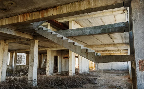 Interior Edifício Administrativo Abandonado Ruínas Interiores Uma Fábrica Industrial Uma — Fotografia de Stock