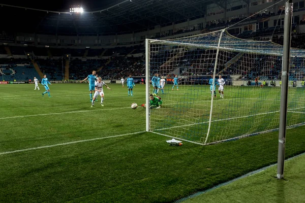 Odessa, Ukrayna - 3 Kasım 2016: Uefa Avrupa Ligi. FC Zarya (Lugansk) Feyenoord (Rotterdam) Hollanda kabul eder. Yoğun duygusal futbol maçı maçın anahtar parçaları. 1:1