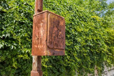 Doğal arka plan doku duvar eski grunge pas demir soyut. Yaratıcı tasarım için bir üs olarak arka plan paslı metal yüzey