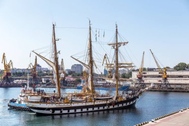 Odessa, Ukrayna 15 Ağustos 2016: Eğitim barquentine İtalyan Deniz Kuvvetleri 