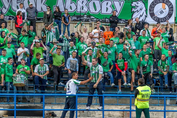 Odessa Ukrajna 2016 Szeptember Szurkolók Lelátókon Stadion Nézők Érzelmileg Támogatja — Stock Fotó