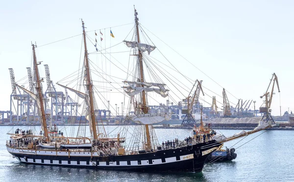 Odessa Ucrânia Agosto 2016 Educação Barquentine Marinha Italiana Palinuro Atracado — Fotografia de Stock