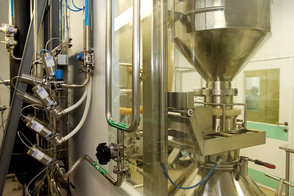 オデッサ ウクライナ 2012 医薬品業界のプロセス機器 殺菌や洗浄用化学薬品の実験室 化学プラント — ストック写真