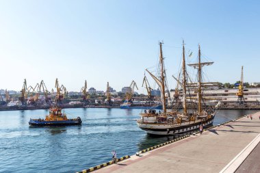 Odessa, Ukrayna 15 Ağustos 2016: Eğitim barquentine İtalyan Deniz Kuvvetleri 