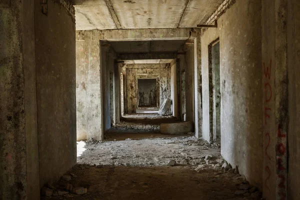 Interior Edifício Administrativo Abandonado Ruínas Interiores Uma Fábrica Industrial Uma — Fotografia de Stock