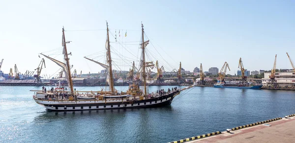 Odessa Ucrânia Agosto 2016 Educação Barquentine Marinha Italiana Palinuro Atracado — Fotografia de Stock