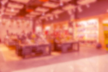 Kentsel pazarları mağaza moda ürün son mevsimlik satışı sırasında bulanıklık. Evrensel bir arka plan bulanıklık gibi tasarım satış herhangi bir tema için hall süpermarkette alışveriş