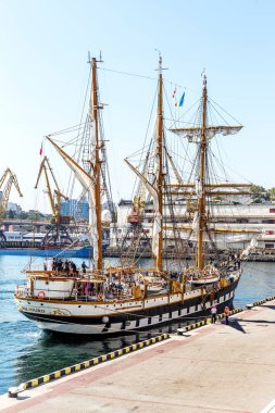 Odessa, Ukrayna 15 Ağustos 2016: Eğitim barquentine İtalyan Deniz Kuvvetleri 