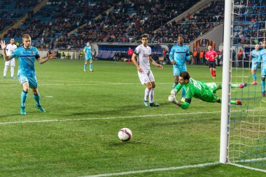 Odessa, Ukrayna - 3 Kasım 2016: Uefa Avrupa Ligi. FC Zarya (Lugansk) Feyenoord (Rotterdam) Hollanda kabul eder. Yoğun duygusal futbol maçı maçın anahtar parçaları. 1:1