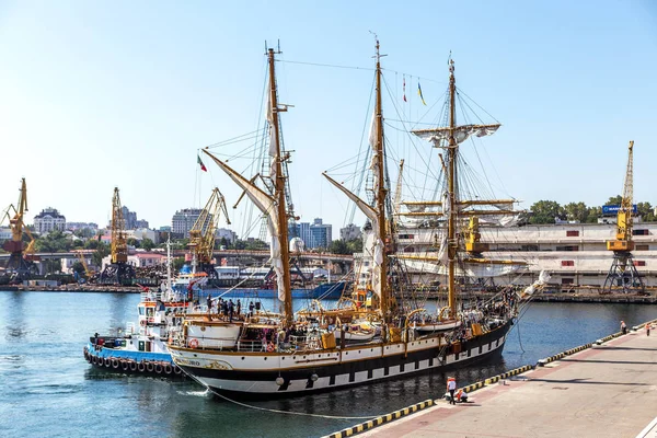 Odessa Ucrânia Agosto 2016 Educação Barquentine Marinha Italiana Palinuro Atracado — Fotografia de Stock