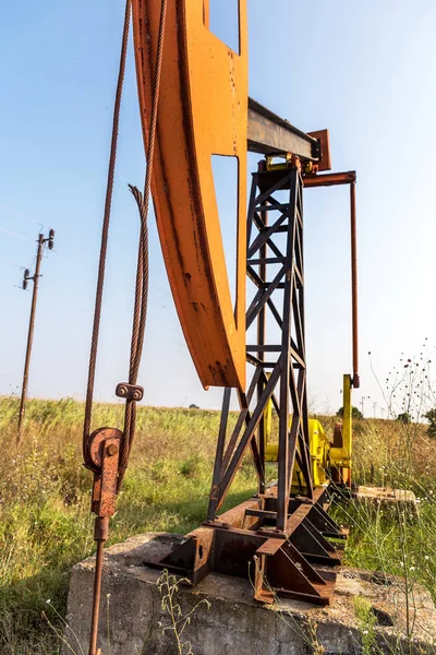 Piccolo Derrick Petrolifero Privato Pompa Olio Sul Campo Vecchio Impianto — Foto Stock