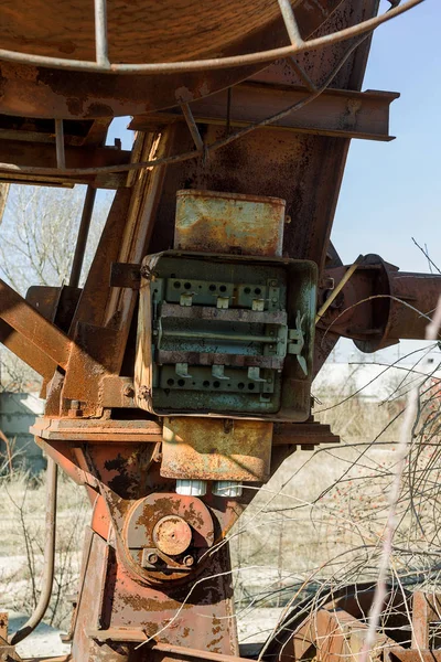 Alte Kaputte Schaltanlage Inneren Der Zerstörten Produktionsanlage Zerbrochene Zerlegte Geplünderte — Stockfoto