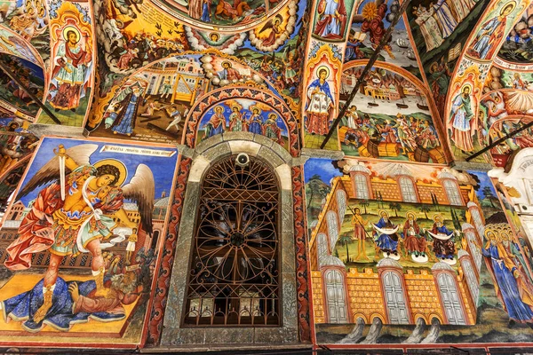 保加利亚里拉公园 2016年7月30日 圣伊万利拉修道院基督教行为 巴尔干最重要的保加利亚中世纪基督教纪念碑之一 联合国教科文组织世界遗产 — 图库照片