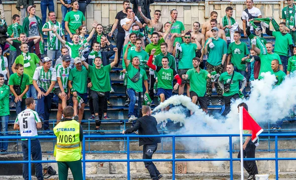Odessa Ukrajna 2016 Szeptember Szurkolók Lelátókon Stadion Nézők Érzelmileg Támogatja — Stock Fotó