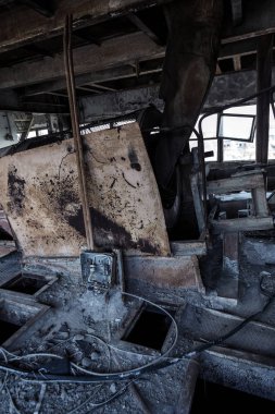 Endüstriyel Bina çimento fabrikası Chernobyl, terk edilmiş. Eski bir fabrika kalıntıları. Bi boka yaramaz, paslı metal çimento fabrikası donatımın bozuldu. Kıyamet tasarım, retro, stalker için öğe