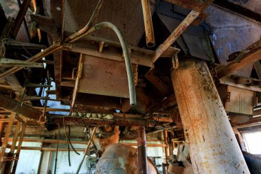 Endüstriyel Bina çimento fabrikası Chernobyl, terk edilmiş. Eski bir fabrika kalıntıları. Bi boka yaramaz, paslı metal çimento fabrikası donatımın bozuldu. Kıyamet tasarım, retro, stalker için öğe
