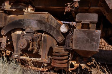 Eski paslı tren lokomotifi dışlama Çernobil bölgesi atılmış. Bölge yüksek radyoaktivite. Hayalet kasaba Pripyat. Chernobyl felaket. Paslı Sovyet Makina fabrikasında nükleer kaza alanında terk