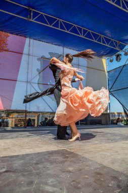 Odessa, Ukrayna -10 Eylül 2016: genç katılımcı kentsel dans ve spor kulüpleri gösterilen live Sahnesi'nde gün fiziksel kültür ve spor. Sahne Alanı'nda çocuk