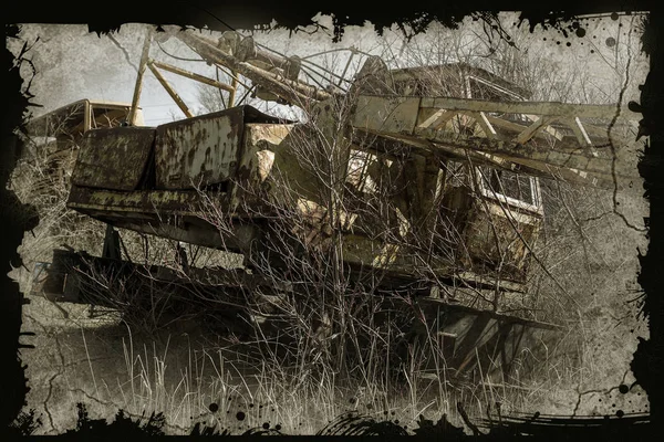 Oude Roestige Auto Kraan Gegooid Oude Technopark Van Tsjernobyl Ongeluk — Stockfoto