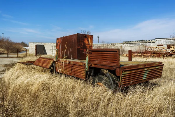 Старий Іржавий Вантажівка Кинуті Пустелі Приголомшливий Вид Місто Привид Прип — стокове фото