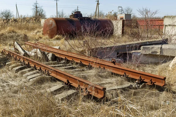 Vecchia Ferrovia Abbandonata Rotaie Rotte Traversine Legno Rotte Resti Rotti — Foto Stock