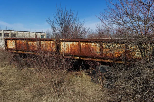 Gamla Rostiga Lastbilen Kastas Öknen Parkering Ghost Town Pripyat Tjernobyl — Stockfoto