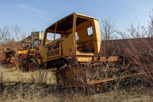 Stary Zardzewiały Wózek Generowany Pustyni Parkingu Opuszczone Miasto Prypeć Czarnobyla — Zdjęcie stockowe
