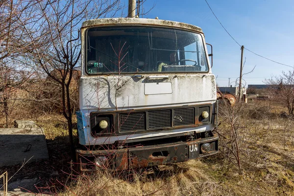 Starý Rezavý Vůz Poušti Parkoviště Městě Duchů Pripjať Černobylu Ukrajina — Stock fotografie