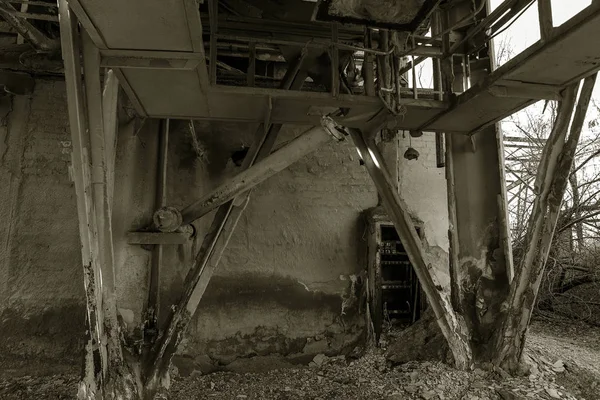 Porzucony Budynków Przemysłowych Cementowni Chernobyl Ruiny Dawnej Fabryki Śmieci Zardzewiały — Zdjęcie stockowe