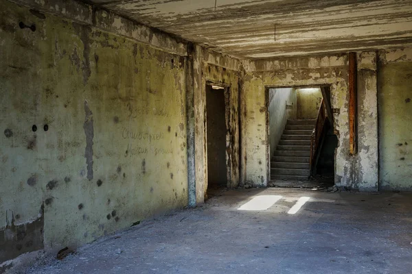 Ancien Béton Détruit Escalier Pierre Intérieur Des Ruines Bâtiment Administratif — Photo