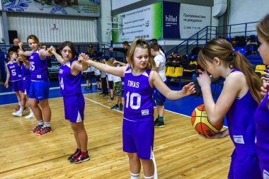 Odessa, Ukrayna - 23 Aralık 2018: genç çocuk basketbol oynamak, Çocuk spor basketbol kulübü çocuk spor okulu kutlama sırasında çocuk spor yarışmalara katılmak