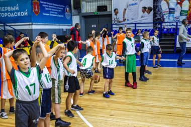 Odessa, Ukrayna - 23 Aralık 2018: genç çocuk basketbol oynamak, Çocuk spor basketbol kulübü çocuk spor okulu kutlama sırasında çocuk spor yarışmalara katılmak