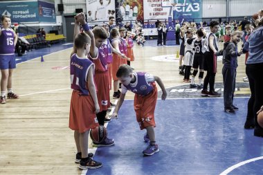 Odessa, Ukrayna - 23 Aralık 2018: genç çocuk basketbol oynamak, Çocuk spor basketbol kulübü çocuk spor okulu kutlama sırasında çocuk spor yarışmalara katılmak