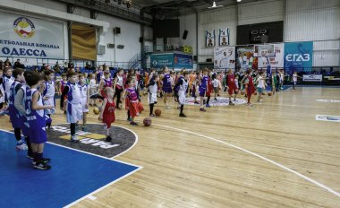 Odessa, Ukrayna - 23 Aralık 2018: genç çocuk basketbol oynamak, Çocuk spor yarışmalarında kutlama çocuk spor basketbol kulübü çocuk spor okul sırasında katılmak